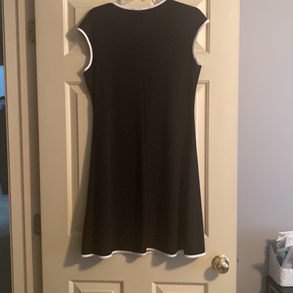 Blank casual jersey dress trimmed in white, never worn, size large - Picture 2 of 3
